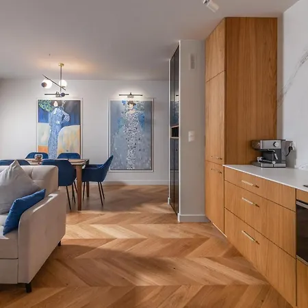 Comfort 10 Lutego *
